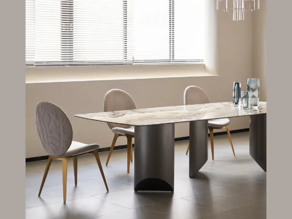 DT721 Dining Table